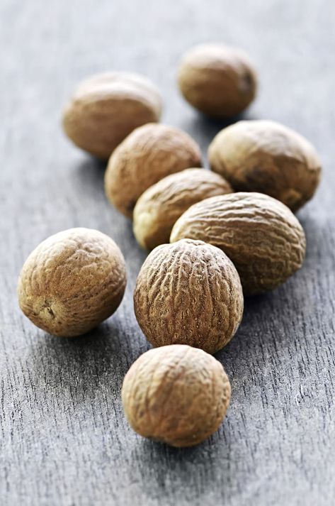 Benefits Of Nutmeg and Side Effects Myristica Fragrans, Nutmeg Essential Oil, Liver Issues, Bad Acne, Can't Sleep, Citrus Oil, Meal Suggestions, Potato Dishes, Holiday Drinks