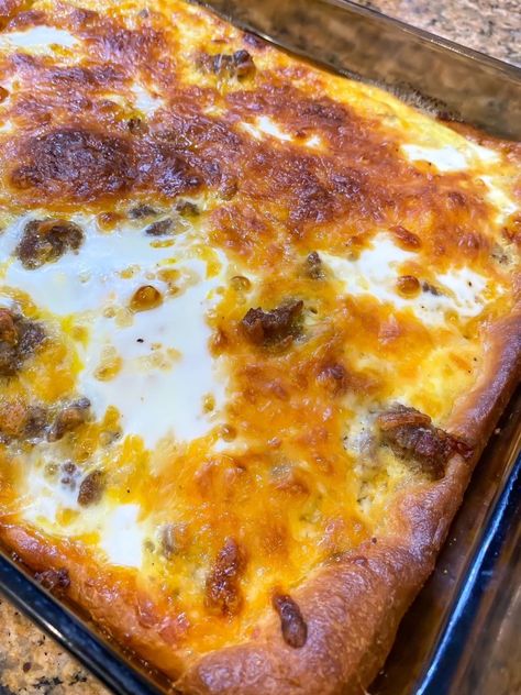 5 ingredient breakfast casserole - Duke Manor Farm by Laura Janning Sheet Breakfast, 5 Ingredient Breakfast, Country Breakfast Casserole, Country Breakfast, Scrambled Eggs Recipe, Baked Breakfast Recipes, Breakfast Meat, Good Meatloaf Recipe, Hot Cocoa Recipe