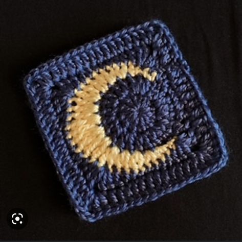 Sun And Moon Granny Square Crochet Pattern, How To Crochet A Moon Granny Square, Free Moon Granny Square Pattern, Moon Motif Design, Moon Square Crochet, Moon Granny Square Crochet Pattern Free, Moon Pattern Crochet, Sun And Moon Crochet Granny Square, Sun And Moon Crochet Pattern