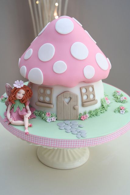 Fairy Toadstool Cake (part of our Enchanted Garden Range) | Flickr - Photo Sharing! Toadstool Cake, Fairy Toadstool, Fairy Garden Cake, Flori Fondant, Mushroom Cake, Giant Cupcake Cakes, Fairy Birthday Cake, Tinkerbell Cake, Decoration Patisserie