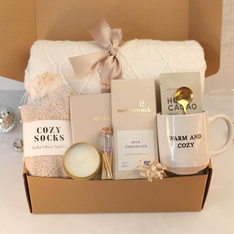 Thoughtful Gifts for Women: Personalized Gift Boxes, Birthday Gifts, Self-Care Boxes, and More Birthday Gift Sets For Women, Beige Gift Box Ideas, Gifts To Gift Your Best Friend, Goodie Bag Aesthetic, Boujee Christmas Gifts, 50 Th Birthday Gift Ideas For Women, Small Gift Basket Ideas For Women, Gift Ideas For Your Best Friend, Birthday Box Ideas For Her