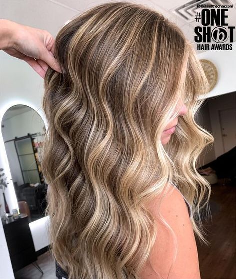 Blond Bayalage, Dirty Blonde Hair With Highlights, Blonde Light Brown Hair, Light Brunette Hair, Summer Blonde Hair, Brown Hair Inspo, Brunette Hair With Highlights, Dyed Blonde Hair, Brown Hair With Blonde Highlights