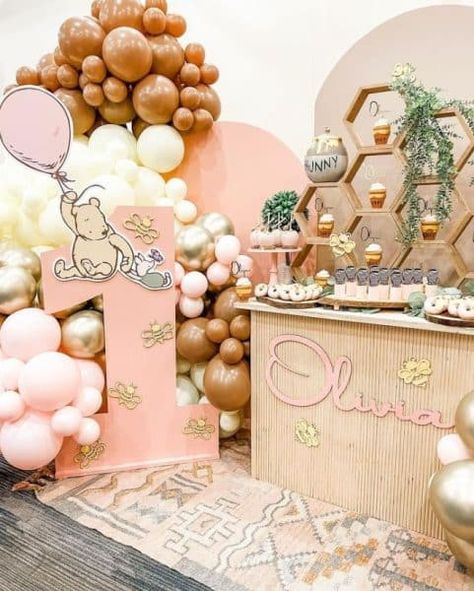 Pooh Baby Shower Ideas, Baby Shower Etiquette, Bear Baby Shower Cake, Winnie The Pooh Party, Fall Baby Shower Themes, Baby First Birthday Themes, Pooh Party, Winnie The Pooh Themes, Halloween Baby Shower Theme