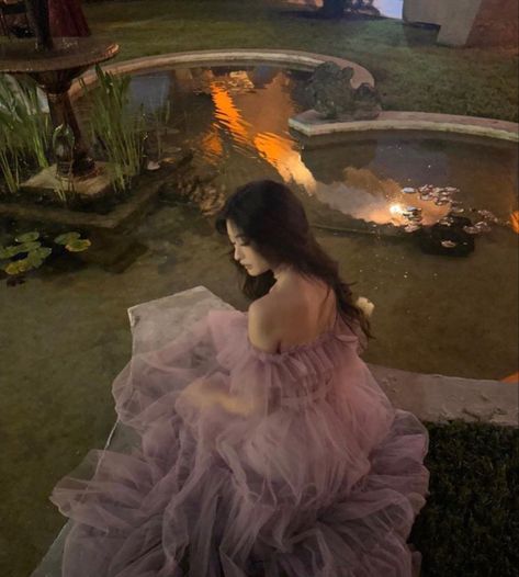 Elegant 18th Birthday Dress, Purple Princess Aesthetic, Fairytale Dress Aesthetic, Aesthetic Pink Princess, Purple Dress Aesthetic, Purple Dress Formal, Pond Aesthetic, Pre Debut Photoshoot, Princess Photoshoot