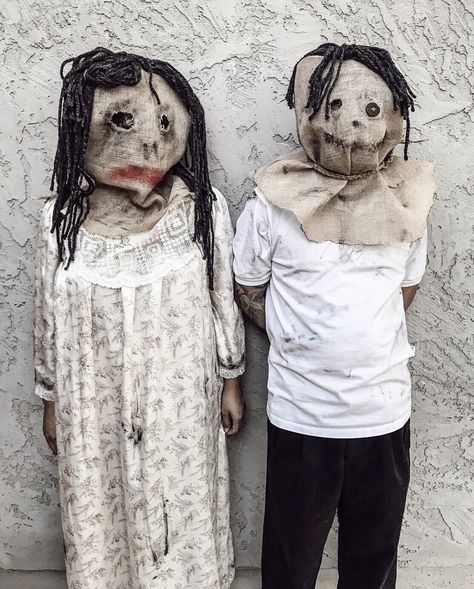 Creepy couple costume ideas #couplecostumes #costumes #halloween #diycostumes #diyhalloweencostumes #diyhalloween Creepy Clown Couple Costume, Horror Couples Costumes Halloween Ideas, Creepy Diy Halloween Costumes, Creepy Couples Costumes, Horror Halloween Costumes Couples, Scary Halloween Couple Costumes, Halloween Creepy Costumes, Halloween Diycostumes, Couples Scary Halloween Costume Ideas