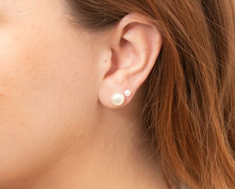 Everybody love a simple pair of pearl earrings because of their simple style, easy to pair with any outfit.  These are white freshwater pearl half round set on sterling silver post earrings. Great 2 sizes to choose : 4mm and  8mm. Perfect as a gift for all ages and occasion. Item specification : ✦ Size / Color : 4mm and 8mm in White color  ✦ Material :  Freshwater pearl with sterling silver post ✦ Style  :  Stud earrings ✦ Arrived in presented gift box Note to my lovely international customers : Pearl Earrings Double Piercing, 2nd Piercing, Pearl Studs Earrings, Second Piercings, Simple Pearl Earrings, Double Ear Piercings, Everyday Earrings Studs, Silver Circle Earrings, Double Earrings