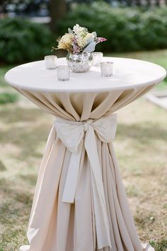 For outside events tie a ribbon around the tablecloth to keep the tablecloth in tack. Wedding Cocktail Tables, High Top Tables, Decorations Wedding, Pub Table, Wedding Cocktails, Charleston Wedding, Grits, Deco Table, Sweet Tea