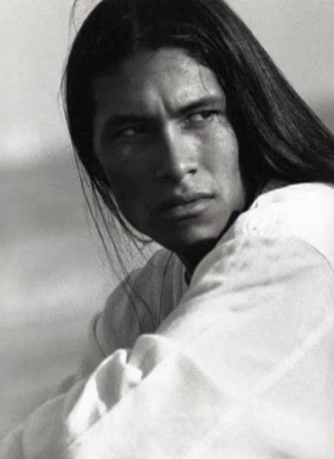 Rick Mora, Man With Long Hair, Native American Actors, Dances With Wolves, Native American Men, Native American Photos, Foto Vintage, Native American History, Native American Culture