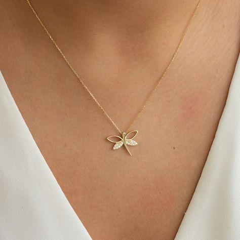 Gold Dragonfly Necklace White Gold Dragonfly Pendant - Etsy Canada New Pendant Design Gold, Casual Gold Jewelry, Simple Pendants Gold, Jewelry Design Pendant, Simple Gold Designs, Pendent Designs Gold Women, Dragonfly Pendant Necklace, Cute Necklaces And Bracelets, Gold Pendants Women