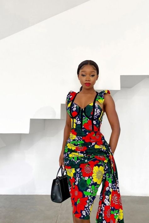 Ankara corset dress Ankara Dress Styles With Corset, Short Corset Gown Styles, Latest Ankara Corset Gown Styles, Short Akanra Gown, Midi Ankara Dress Classy, Ankara Midi Gown Styles, Ankara Styles With Corset, Simple Corset Dresses Ankara, Short Ankara Corset Gown