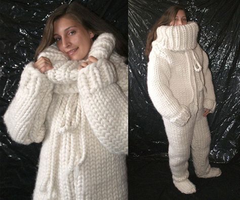 These Giant Knitted Adult Onesies Are Perfect For That Friend Who is Always Cold! Gigantic Monster, Turtleneck Jumpsuit, Gros Pull Mohair, Chunky Turtleneck, Merino Sheep, Chunky Knitting Patterns, Jumpsuit Pattern, Knit Jumpsuit, Chunky Wool