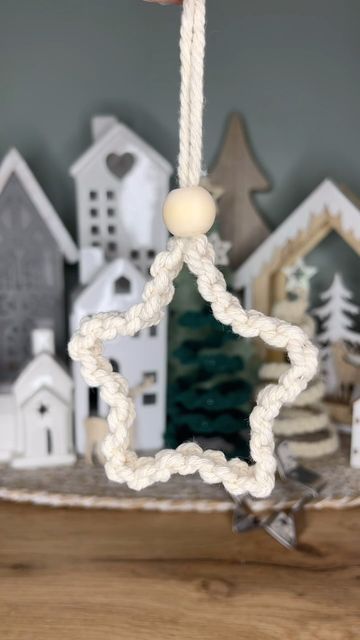 Easy Macrame Star Tutorial, Macrame Stars Diy, Macrame Star Tutorial, Macrame Stars, Caroline Fleming, Macrame Star, Macrame Gifts, Christmas Macrame, Ornaments Crafts