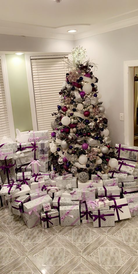 Christmas Decor Purple And Silver, Christmas Tree Themes Colors Purple, Christmas Tree Purple And Silver, White Christmas Tree With Purple Decor, Christmas Decor Ideas Purple And Silver, White Christmas Tree Purple Decorations, White And Purple Christmas Decor, Christmas Tree With Purple Decorations, Black And Purple Christmas Decorations