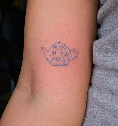 Chinese Teapot Tattoo, China Cup Tattoo, Ceramics Tattoo Ideas, Fine Line Simple Tattoo, Cottagecore Tattoos Simple, Tattoo Designs Drawings For Men, Tea Cup Tattoo Vintage, Tea Kettle Tattoo, Kettle Tattoo