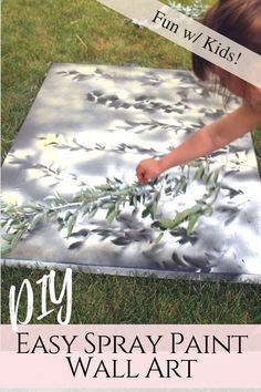 Diy Spray Paint Art, Spray Paint Wall Art, Spray Paint Crafts, Spray Paint Wall, Paint Wall Art, Abstract Art Tutorial, Wall Art Diy Paint, Diy Spray Paint, Leaves And Branches