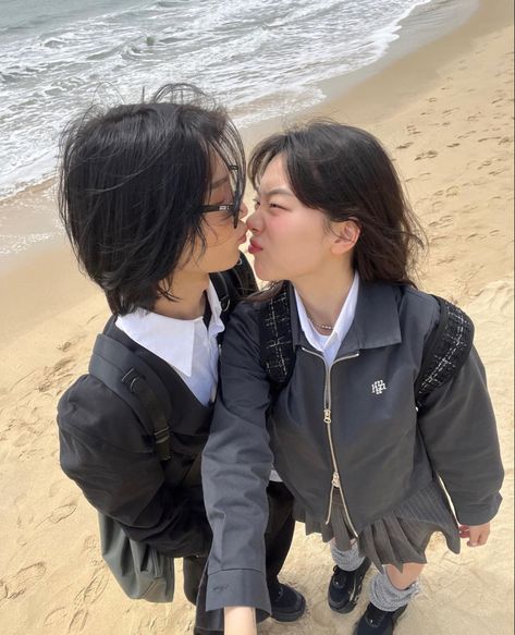 사진 촬영 포즈, Couples Vibe, Ulzzang Couple, Cute Couple Poses, Korean Couple, Cute Poses, Poses For Pictures, Hopeless Romantic, Cute Couple Pictures