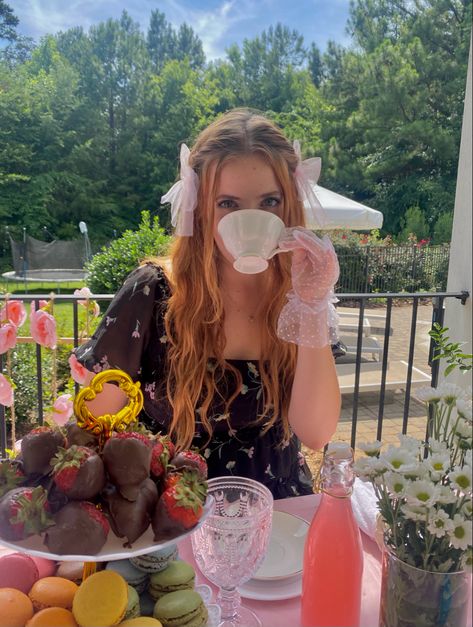 Tea Party Pose, High Tea Aesthetic, Friend Hangout, British Tea Party, Hangout Ideas, British Tea, Inspo Pics, Pic Pose, Instagram Inspo