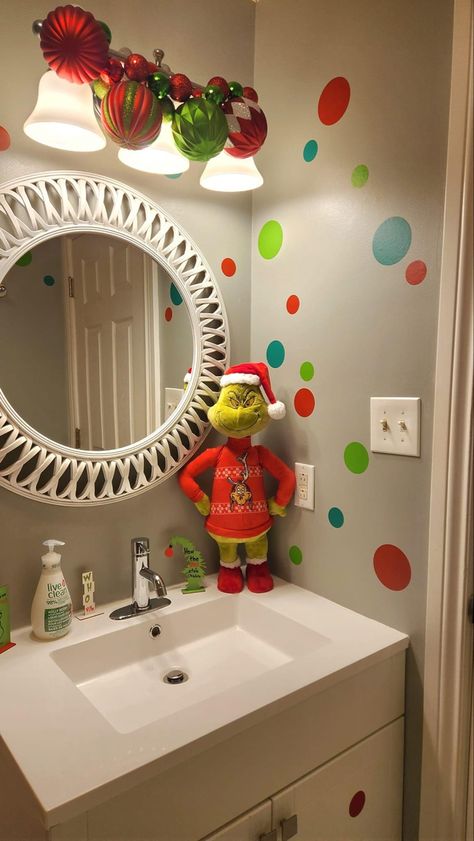 Grinch Bathroom Decorations, Grinch Christmas Bathroom Decor, The Grinch Bathroom Decor, Grinch Theme Bathroom, Grinch Christmas Tree Skirt, The Grinch Christmas Theme, Grinch Bathroom Decor Ideas, Grinch Themed Bedroom, Grinch Bathroom Decor Diy