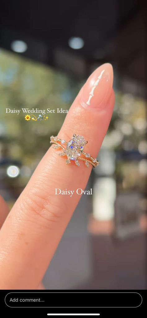 Daisy Engagement Ring, Pretty Wedding Rings, Princess Wedding Rings, Cute Promise Rings, Pretty Engagement Rings, Dream Wedding Ring, Daisy Wedding, Cute Engagement Rings, Future Engagement Rings