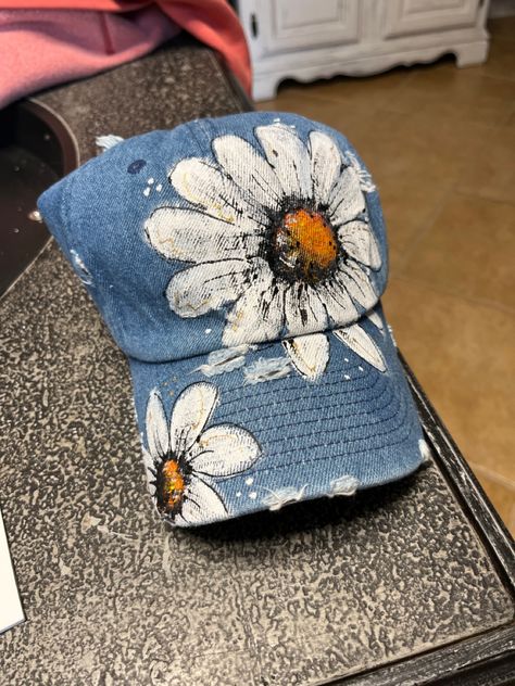 Casual Hand Painted Hat With Short Brim, Painted Ball Cap, Baseball Cap Painting Ideas, Painted Baseball Cap, Artistic Hand Painted Cap, Hand Painted Ball Caps, Hand Painted Hats For Spring, One Size, Bone Bordado, Fabric Paint Diy