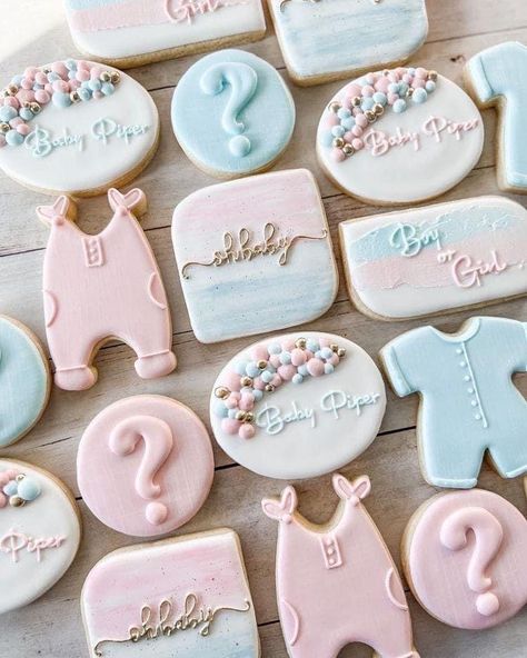 Gender Reveal Sugar Cookies, Gender Reveal Dessert, Simple Gender Reveal, Gender Reveal Baby Shower Themes, Gender Reveal Cookies, Confetti Gender Reveal, Decorative Cookies, Gender Reveal Themes, Cookies Theme