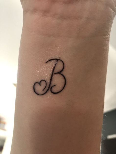 Letter B Tattoo, Tattoo Design For Hand, Cute Hand Tattoos, Hand And Finger Tattoos, Pretty Hand Tattoos, Initial Tattoo, Pretty Tattoos For Women, Dope Tattoos For Women, Wrist Tattoos For Women