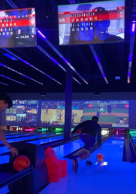 Summer date nights, date night idea, date ideas, cute dates, cute couple, relationship, bowling, bowling aesthetic, bowling date photography Cute Date Night Aesthetic, Coloring Date Aesthetic, Summer Date Ideas Aesthetic, Dream Dates Aesthetic, Bowling Date Aesthetic, Ideal Date Ideas, Fun Relationship Goals, Summer Date Aesthetic, Date Ideas With Boyfriend