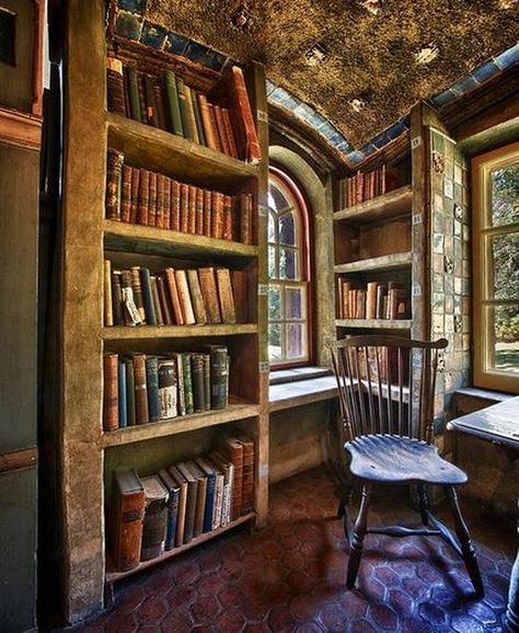 Little Hobbit style reading room....I think i would need a comfier chair though lol :) #readingroom #readlotr #readbooks Lots Of Books, Dream Library, Beautiful Library, Library Room, Casa Country, Home Library Design, Home Libraries, Library Design, Reading Room