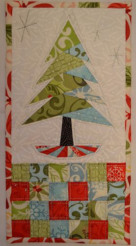 Tree Blocks, Seasonal Quilts, Tree Quilt Block, Tree Quilts, Quilting Digest, Christmas Tree Quilt, Christmas Patchwork, Rug Christmas, Christmas Blocks