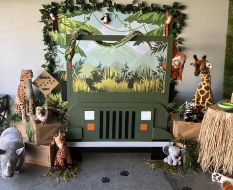 Safari jeep photo backdrop Jungle Jeep Photo Booth, Wild One Safari Jeep, Safari Birthday Decorations Jungle Theme, Jeep Safari Party, Safari Tent Party, Safari Themed Backdrop, Jungle Theme Party Decor, Safari School Decorations, Zoo Theme Party Decorations