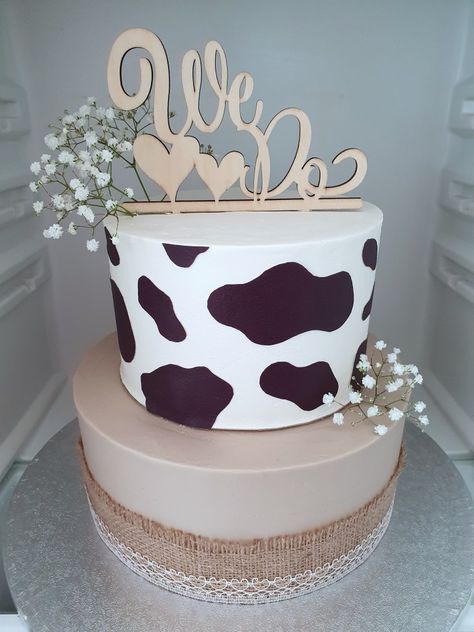 Boho Cow Cake, Cow Print Wedding Cake, Brown Cow Print Cake, Cow Print Cake Ideas, Cow Theme Cake, Cow Print Birthday Cake, Cow Wedding Cake, Cow Print Cake, Cake Cow