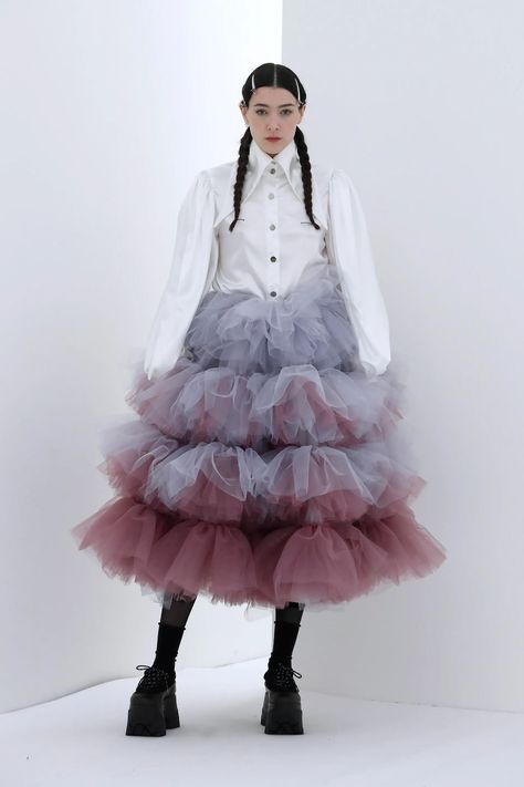 2022 Fashion Show, Layered Tulle Skirt, Quirky Fashion, Layered Fashion, Weird Fashion, Miuccia Prada, 2022 Fashion, Textiles Fashion, Fall 2022