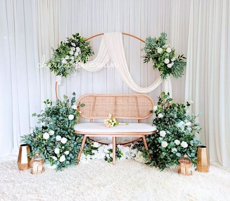 Pelamin Outdoor Simple, Pelamin Klasik Simple, Minimal Wedding Stage Decor, Pelamin Nikah Simple, Pelamin Tema Klasik, Hantaran Tunang Simple, Pelamin Klasik Tradisional Melayu, Simple Pelamin, Pelamin Minimalist