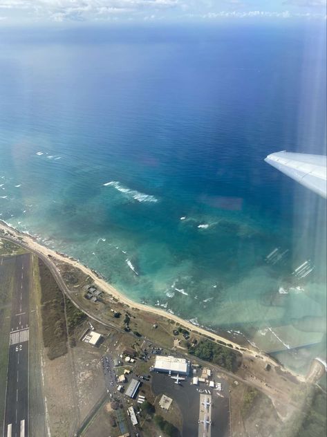 Airplane view of Honululu, Oahu Island, Hawaii Travel Hawaii Flight, Hawaiian Vacation, Honolulu Hawaii, Hawaii Travel, Honolulu, Aerial View, Oahu, Airplane View, Random Stuff