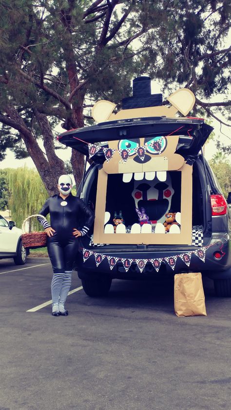 Five Nights at Freddy's trunk or treat. Five Nights At Freddy’s Trunk Or Treat, Fnaf Trunk Or Treat, Ninja Trunk Or Treat, Fnaf Cakes Birthdays, Fnaf Cakes, Trunker Treat Ideas, Hocus Pocus Witches, Seasonal Treats, Treat Ideas