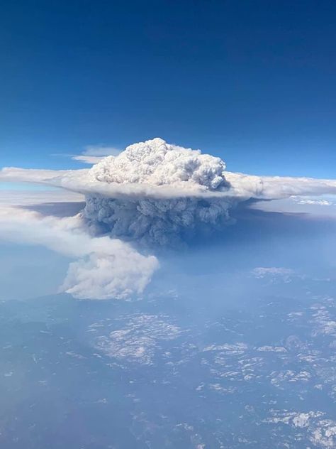 Cumulonimbus Cloud, Sources Of Heat, California Wildfires, Clouds Photography, Wild Fire, Forest Fire, Natural Phenomena, Big Sky, Environment Concept Art