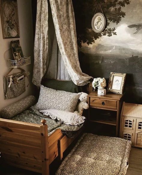 Vintage Cottagecore Bedroom Forest, French Retro Bedroom, English Cottage Living Rooms Cozy, Narnia Themed Bedroom, Vintage Country Aesthetic Home, French Kids Room, English Country Nursery, Hobbit Nursery Theme, Vintage Gender Neutral Nursery