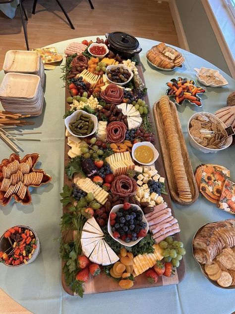 Chauctier Board Ideas, Snack Platters, Snack Platter, Lesson Learned, Charcuterie Boards, Tongs, Charcuterie Board, Tray, Cheese