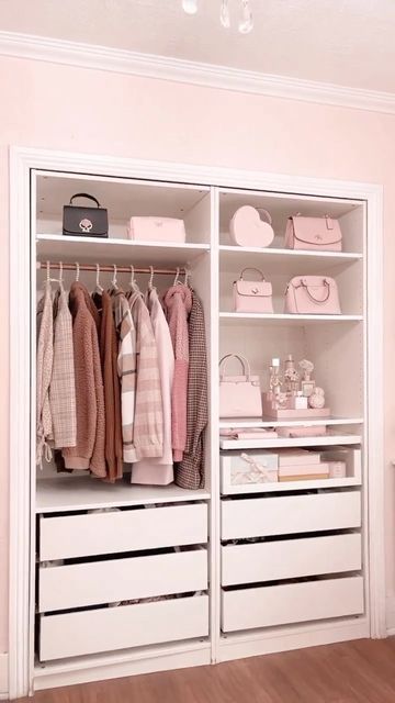 Room Decor Bedroom Closet, Pink Closet Organization, Pink Closet Aesthetic Small, Locker Closet Ideas, That Girl Closet, Cute Closet Ideas Small Spaces, Dream Closet Design Small Space, Teen Closet Ideas, Closet Inspo Small