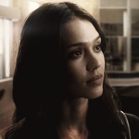 Jessica Alba Aesthetic, Sydney Wells, Young Jessica Alba, Twd Aesthetic, Brunette Aesthetic, Dark Angel, Jessica Alba, Woman Crush, After Dark