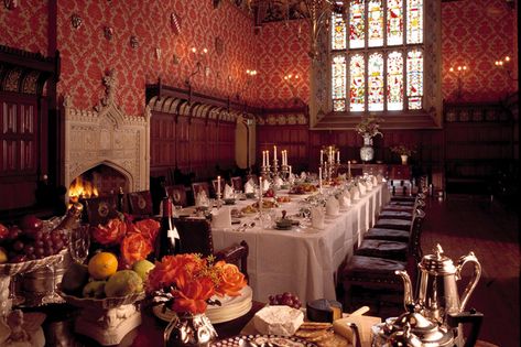 Magnificent banquet in the Pugin Hall of Lismore Castle Waterford , Ireland Chateau Medieval, Irish Castles, Castles In Ireland, Castles Interior, Scottish Castles, The Dining Room, Stately Home, Medieval Castle, Manor House