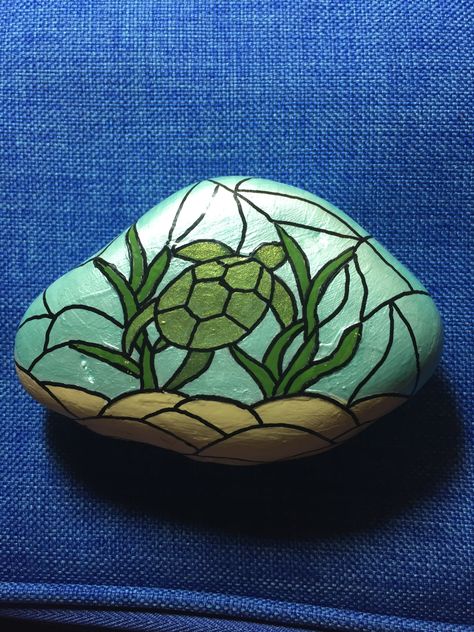 Painted rocks turtle Turtle Painted Rocks Ideas, Sea Turtle Painted Rocks, Sea Turtle Painting Easy, Turtle Rock Painting Ideas, Painting Ideas Easy For Kids, Turtle Rock Painting, Turtle Rocks, Turtles Pet, Turtle Painted Rocks