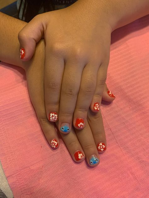 Cute Nails For Girls 8-10, Disney Princess Nails Easy, Lilo And Stitch Nails Easy, Cute Nails For Little Kids, Stitch Nail Art Simple, Descendants Nails For Kids, Short Gel Nails Disney, Stitch Disney Nails Easy, Stitch Nails Short Easy