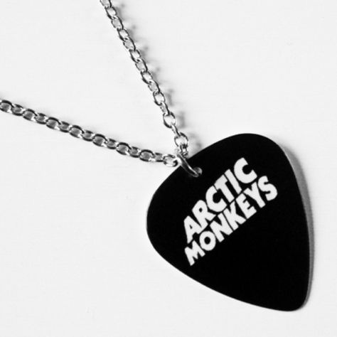 Guitar Pick Necklace, Monkey 3, Artic Monkeys, Music Jewelry, Music Accessories, Jewelry Accessories Ideas, Mötley Crüe, Diy Keychain, Indie Brands