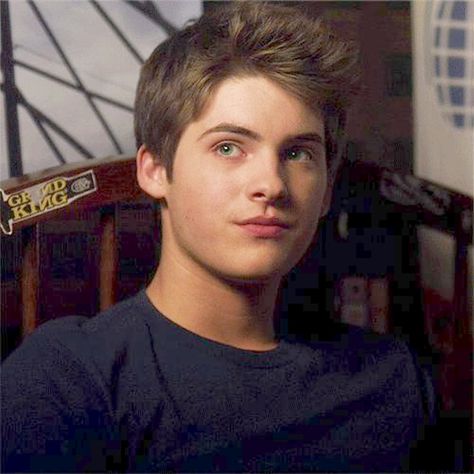 Teen Actors Male, Cody Christian Teen Wolf, Funny Haircuts, Mike Montgomery, Theo Raeken, Cody Christian, Teen Wolf Dylan, Cute White Guys