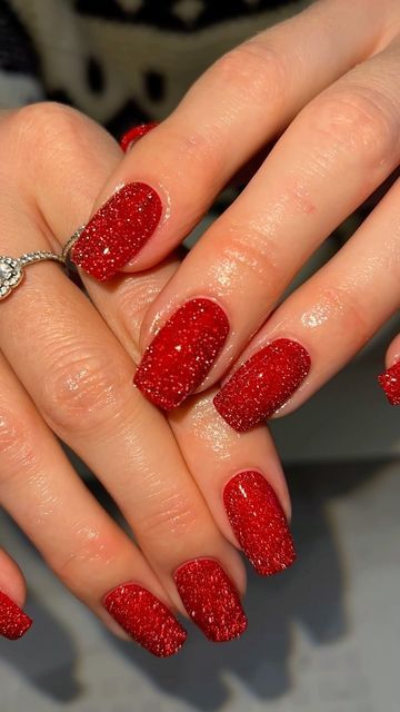 Red Gold Glitter Nails, Simple Christmas Nails Acrylic Square, Sparkly Red French Tip Nails Square, Red Sparkle Christmas Nails, Christmas Nail Inspo Acrylic, Sparkly Red Nails Acrylic, Red Glitter Nails Short, Christmas Nail Inspo Simple, Christmassy Nails