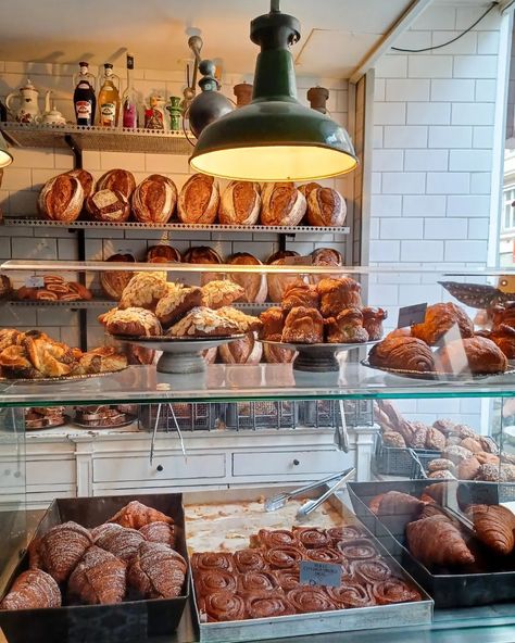 Buka bakery, food, foodie, eten, restaurant, lekker ontbijt, brunch, good food, bread, pastries, Copenhagen breakfast plate, Kopenhagen, Denemarken, Denmark, local, healthy, homemade granola, huisgemaakt, lokaal, vers, fresh produce, bowl, lunch, spring menu, lente, CPH brunch restaurants ideas, inspo, Garden, coffee, hotspot, cafe, eettentjes in Kopenhagen, must visit, aesthetic food, homemade bread, cute, summer, travel, europe, food porn, nut butter, Danish pastrie, croissant Copenhagen Bakeries, Copenhagen Bakery, Fashion Content Creator, Bakery Ideas, Whipped Butter, Fashion Content, Best Banana Bread, Brunch Spots, Bakery Business