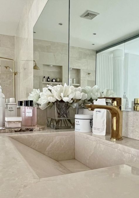 Flowers In Bathroom, Bathroom Remodel Luxury, Bathroom Decor Wall, Cozy Up Your Home, Instagram Mom, Bathroom Decorating Ideas, Mom Of 3, Bathroom Aesthetic, Bathroom Decorating