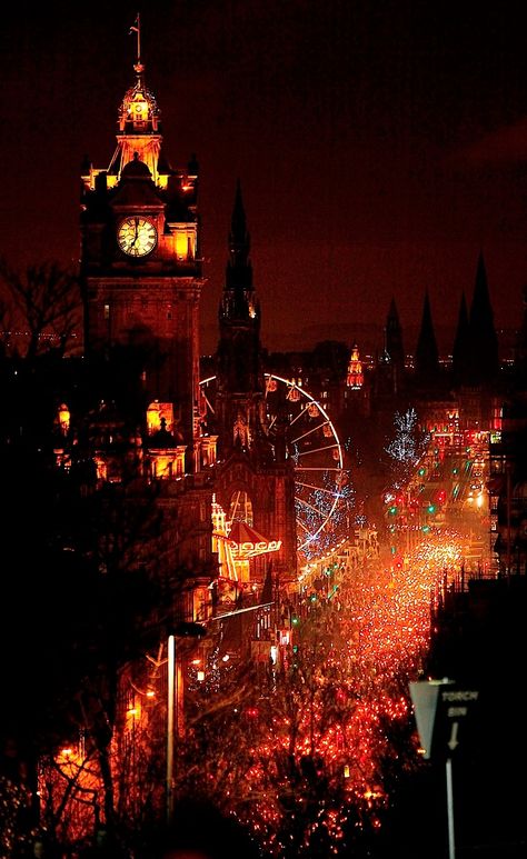 Going to Scotland for New Years and I am excited for this....Edinburgh's Hogmanay torchlight procession Scottish New Year, Edinburgh Hogmanay, Edinburgh Christmas, Edinburgh Festival, Festivals Around The World, England And Scotland, Cool Cafe, I Want To Travel, Edinburgh Scotland