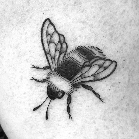 A 🐝 for Bryce. Thank you! Bee Tattoo Black And White, Bee Tattoo Drawing, Bee Tattoo Black, Bee Tattoo Design, Honey Bee Tattoo, Line Drawing Tattoos, Bumble Bee Tattoo, Tattoo Black And White, Beginner Tattoos